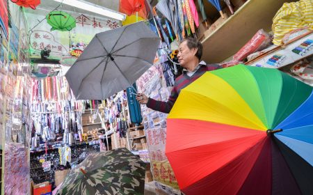 三雄行售賣各式各樣的雨傘，任何你想像得到的款式，都可以在這裡找到。