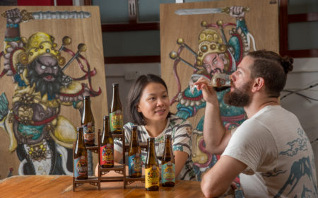 來自墨西哥的Laszlo與來自香港的Michele於北京相識，其後結成夫婦，並於香港開創手工啤酒的事業。