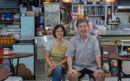 廖志祥夫婦共同經營豐業食堂，轉眼間已三十四年。
